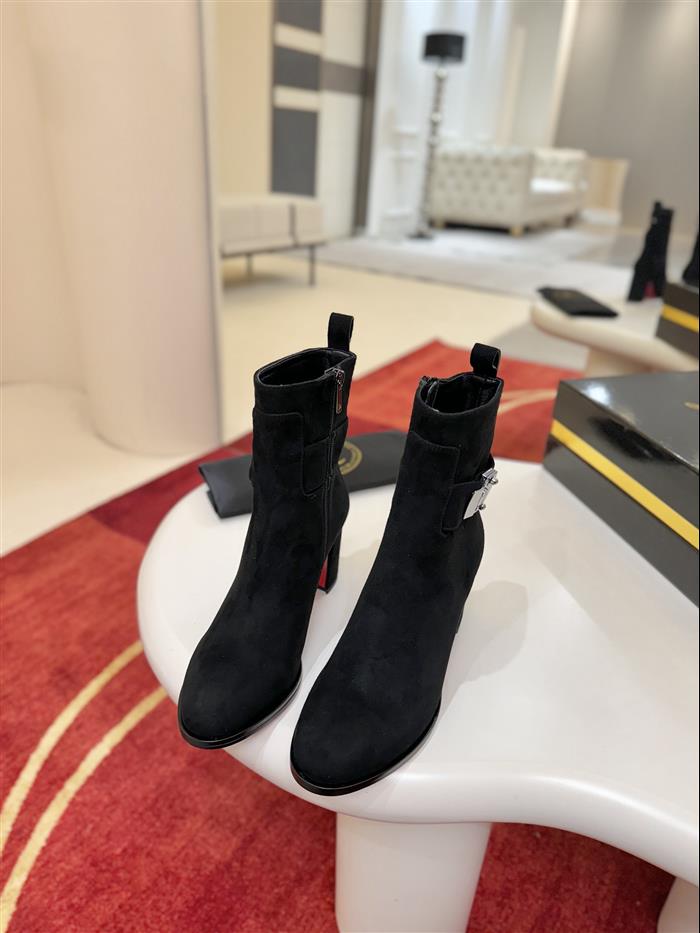 2025112818913766 390